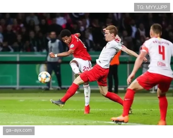 五大联赛激战正酣,豪门对决稳健表现引球迷热议 五大联赛激战正酣,豪门对决稳健表现引球迷热议