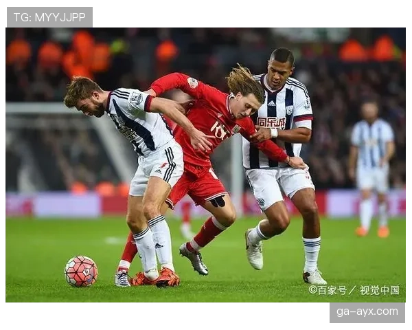 阿瑟·梅洛近期中场表现稳健，状态回暖解析